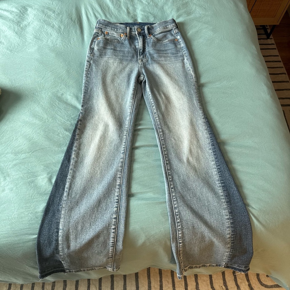 GAP Contrast Blue Flare Jeans